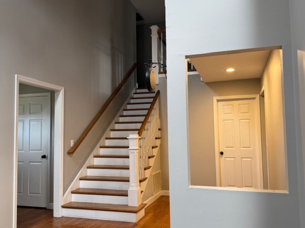 Image 17 of property listing at 500 Wren, Mt Vernon, IL 62864