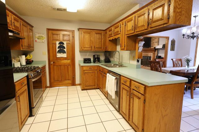 119 Victoria Dr, Houma, LA 70360