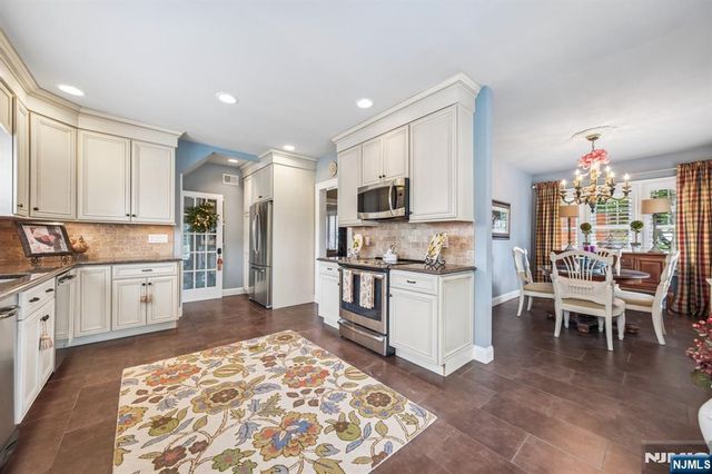 250 Ridge Road, Rutherford, NJ 07070