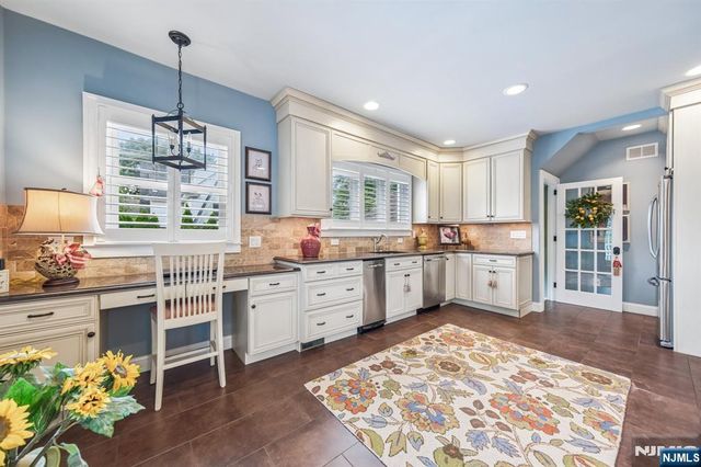 250 Ridge Road, Rutherford, NJ 07070