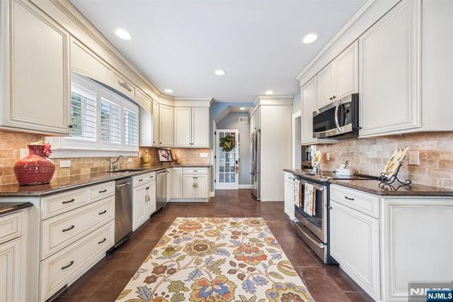 250 Ridge Road, Rutherford, NJ 07070