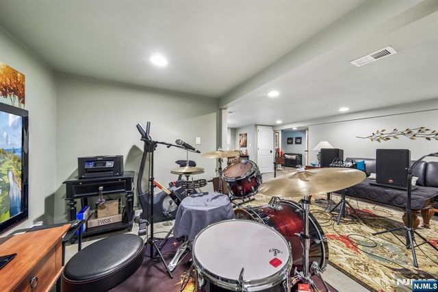 250 Ridge Road, Rutherford, NJ 07070