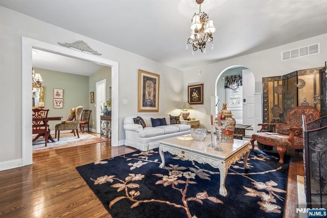 250 Ridge Road, Rutherford, NJ 07070