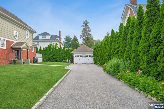 250 Ridge Road, Rutherford, NJ 07070