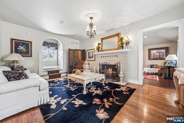 250 Ridge Road, Rutherford, NJ 07070
