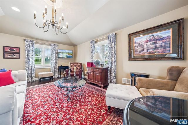 250 Ridge Road, Rutherford, NJ 07070