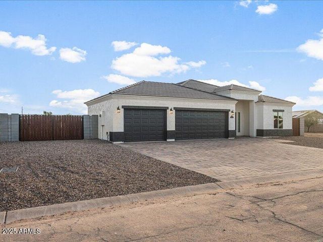 9520 W DEBBIE Place, Arizona City, AZ 85123
