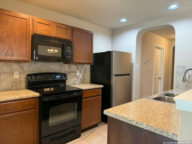 11326 Estufa Canyon, San Antonio, TX 78245