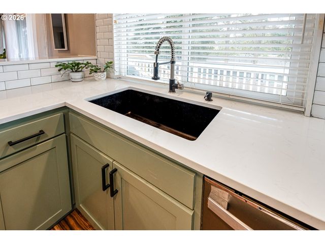 3423 W 25TH Ave, Eugene, OR 97405