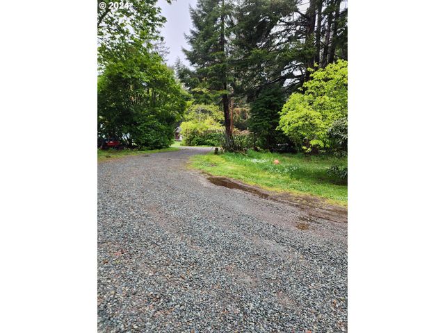 43460 NICHOLSON Dr, Port Orford, OR 97465
