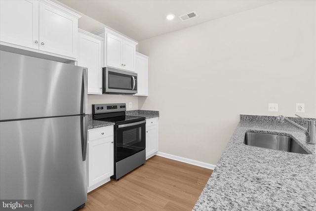 8129 BARTHOLOMEW CT, Baltimore, MD 21206