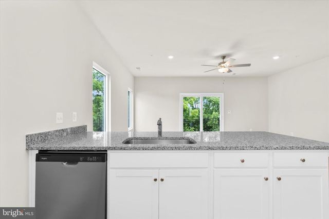 8129 BARTHOLOMEW CT, Baltimore, MD 21206