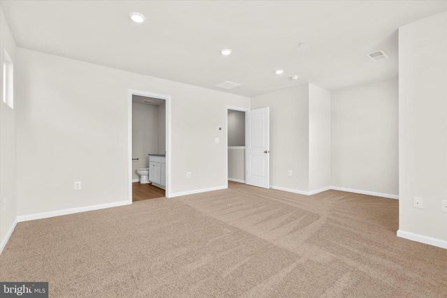 8129 BARTHOLOMEW CT, Baltimore, MD 21206