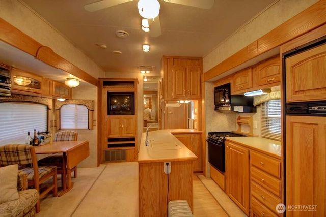 161 Christmas Tree Circle, Deming, WA 98244