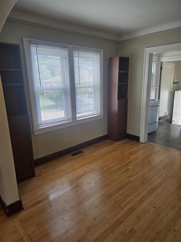 928 Maplegrove Avenue, Royal Oak, MI 48067