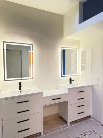32 Carlsbad, Aliso Viejo, CA 92656