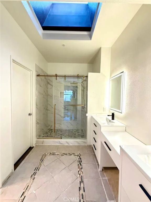 32 Carlsbad, Aliso Viejo, CA 92656