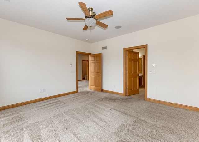 17 Villa Drive, Hampton, IL 61256
