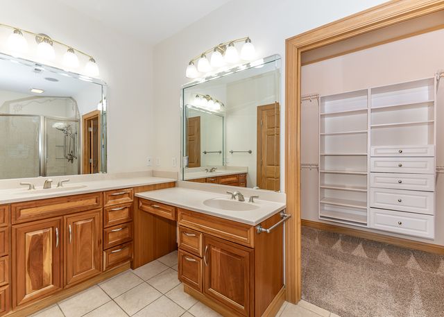 17 Villa Drive, Hampton, IL 61256