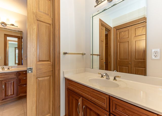 17 Villa Drive, Hampton, IL 61256