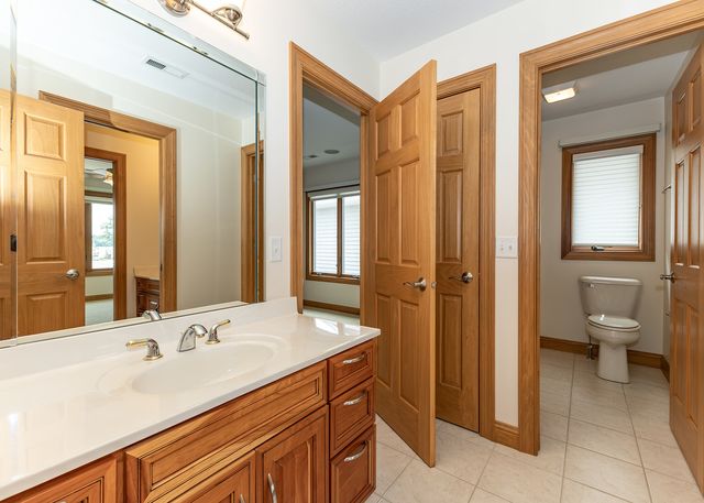 17 Villa Drive, Hampton, IL 61256