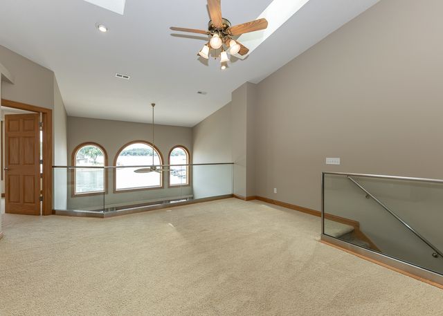 17 Villa Drive, Hampton, IL 61256