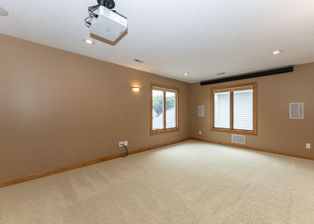 17 Villa Drive, Hampton, IL 61256