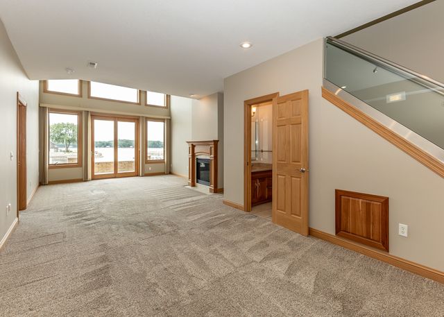 17 Villa Drive, Hampton, IL 61256