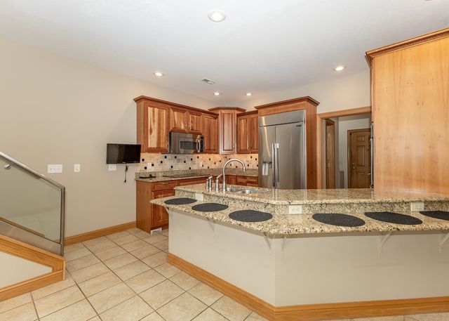 17 Villa Drive, Hampton, IL 61256