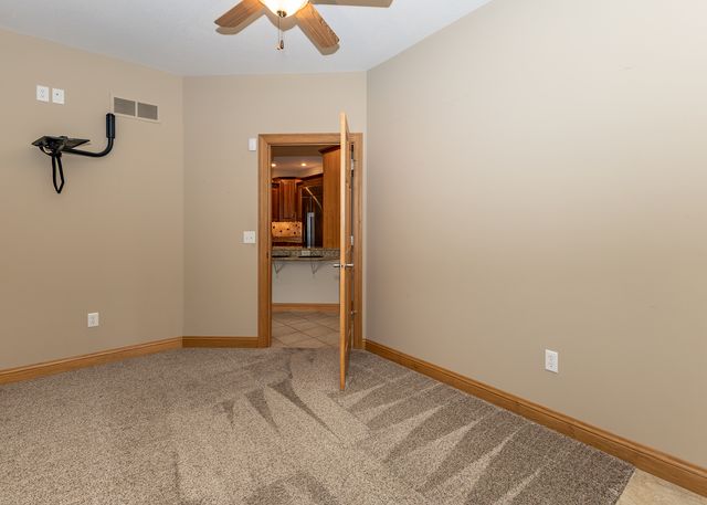 17 Villa Drive, Hampton, IL 61256