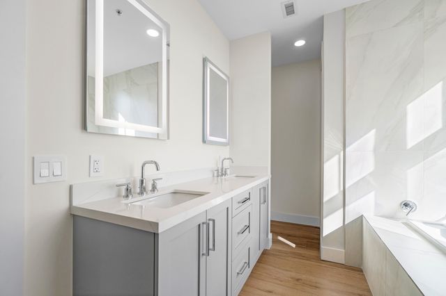 178 Lake Drive 4101, Palm Beach Shores, FL 33404