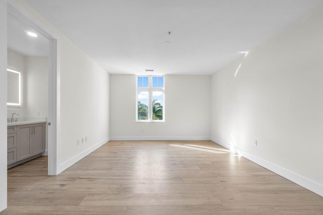 178 Lake Drive 4101, Palm Beach Shores, FL 33404