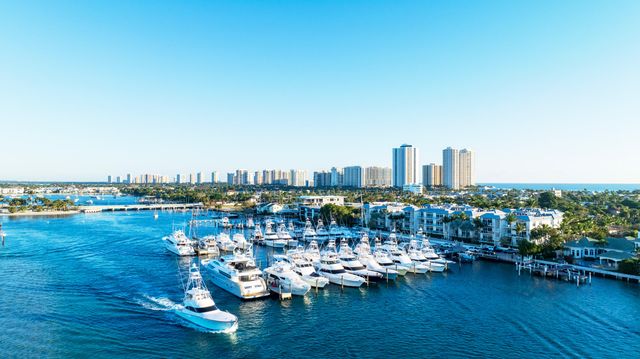 178 Lake Drive 4101, Palm Beach Shores, FL 33404