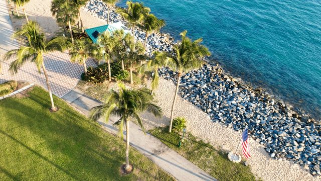 178 Lake Drive 4101, Palm Beach Shores, FL 33404