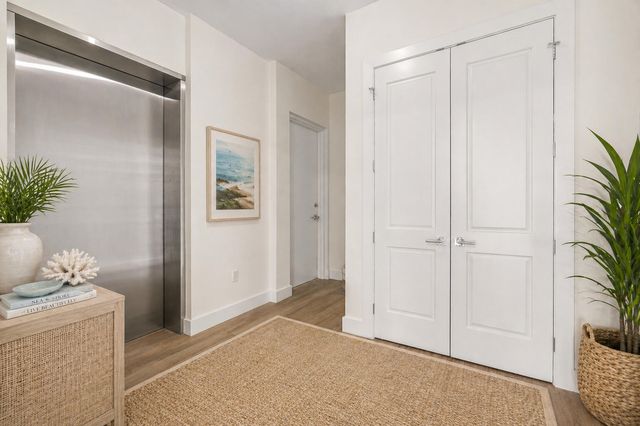 178 Lake Drive 4101, Palm Beach Shores, FL 33404