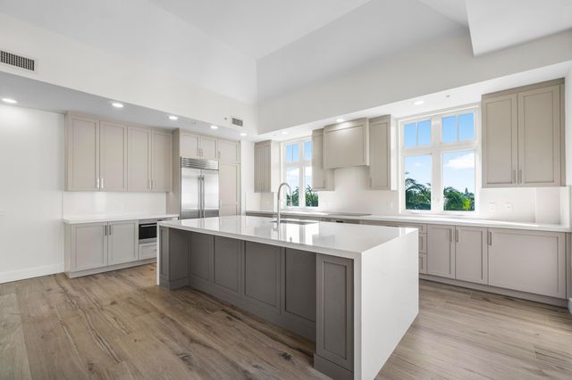 178 Lake Drive 4101, Palm Beach Shores, FL 33404