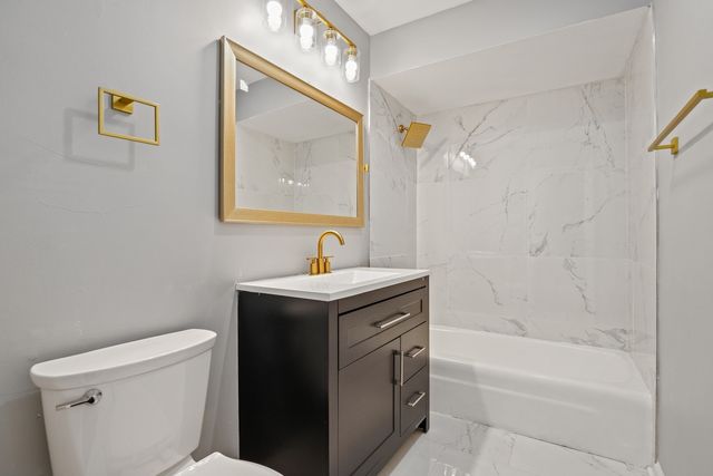 3518 S Manor Drive, Lansing, IL 60438