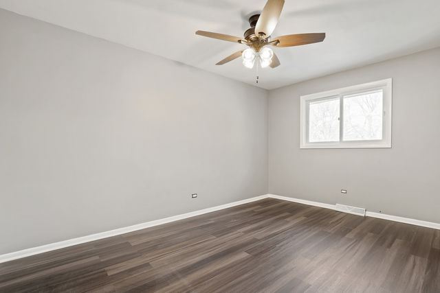 3518 S Manor Drive, Lansing, IL 60438