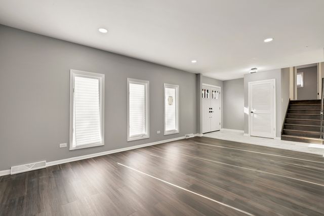 3518 S Manor Drive, Lansing, IL 60438