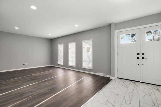 3518 S Manor Drive, Lansing, IL 60438