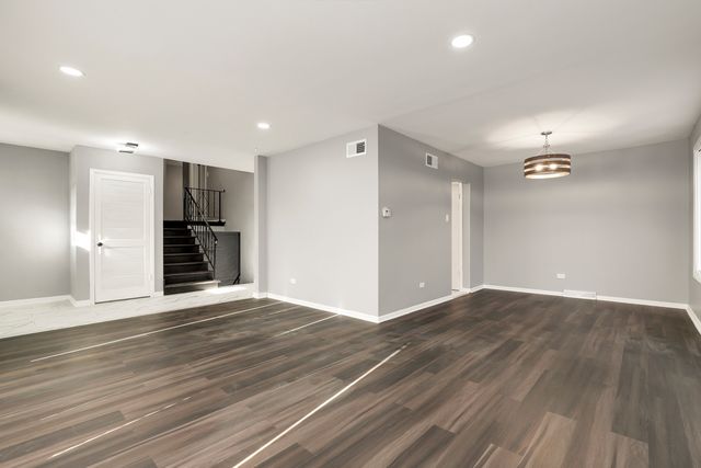 3518 S Manor Drive, Lansing, IL 60438