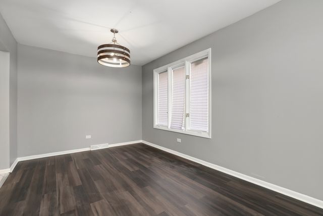 3518 S Manor Drive, Lansing, IL 60438