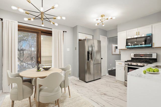 3518 S Manor Drive, Lansing, IL 60438