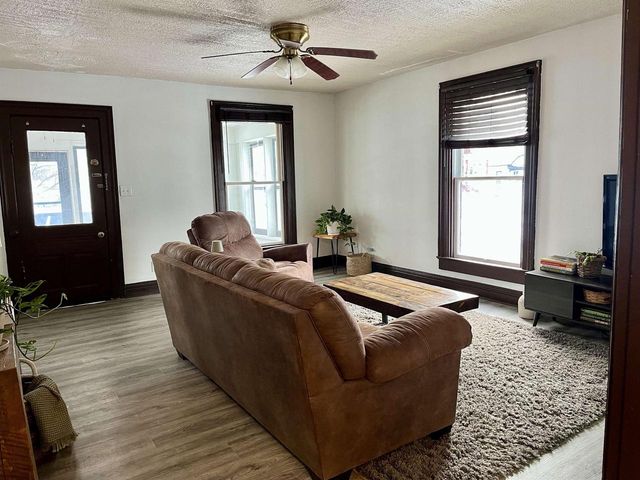 705 W NORTH WATER STREET, New London, WI 54981