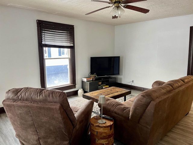 705 W NORTH WATER STREET, New London, WI 54981