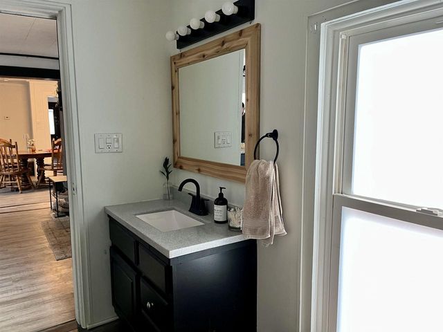 705 W NORTH WATER STREET, New London, WI 54981