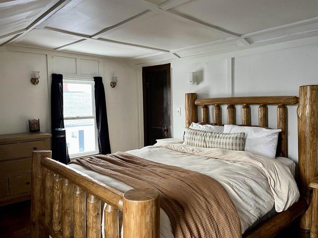 705 W NORTH WATER STREET, New London, WI 54981