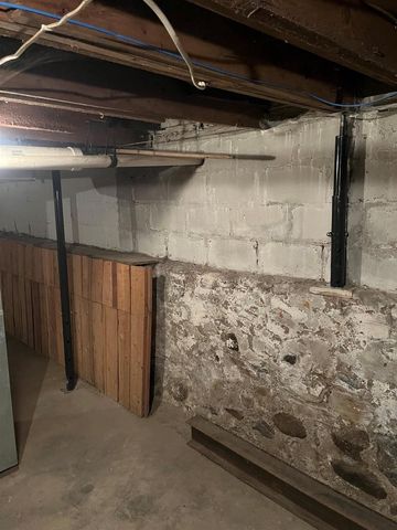 705 W NORTH WATER STREET, New London, WI 54981