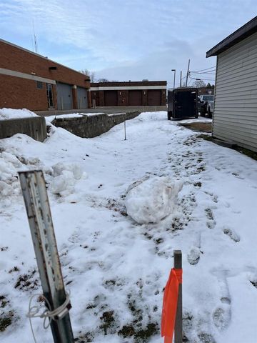 705 W NORTH WATER STREET, New London, WI 54981