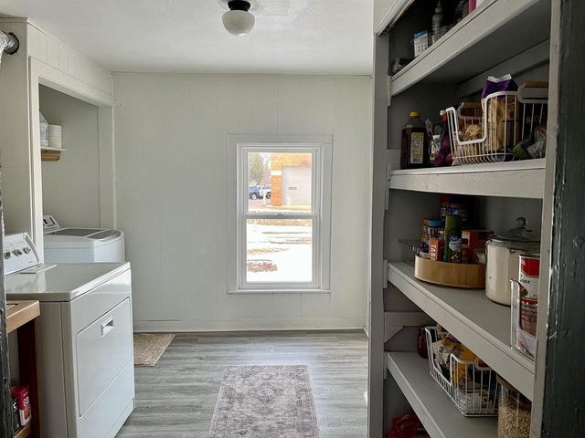 705 W NORTH WATER STREET, New London, WI 54981